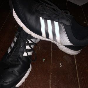 spiked adidas golf shoes
